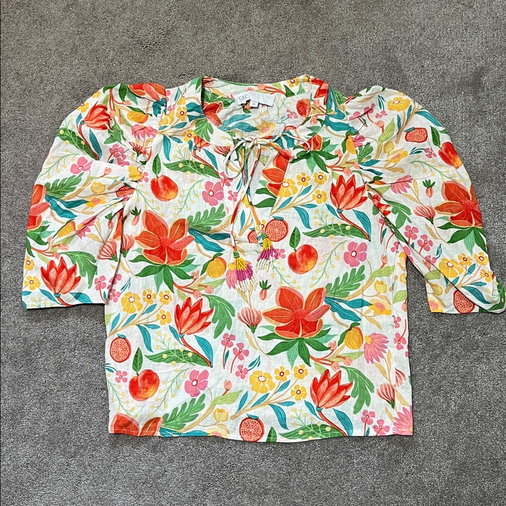 C&C California Linen Blend Puff Sleeve Top Tropical Flowers and Peaches size xs
